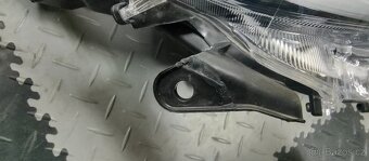 Toyota Yaris IV 4 (XP210) 2020 - svetlo lampa LED svetlomet - 14