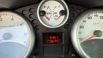 Peugeot 207 1,4 70 kW rok 2008 - 14