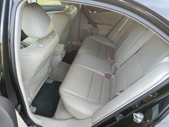 Honda Accord 2.4 executive r.v 2015 - 14