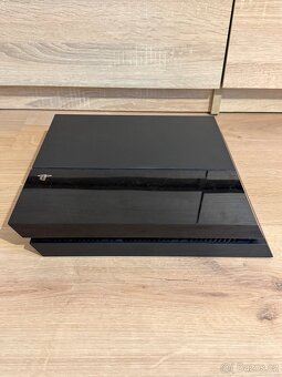 PS4 500GB , ovládače , hry , PS4 kamera , slúchadlá A ĎALŠIE - 14