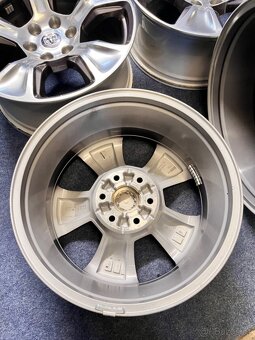 6x139.7 R20 Orig. Dodge RAM 1500 REBEL - TOP STAV - - 14