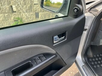 Ford Mondeo 1,8i 92KW VYHŘÍVANÉ PŘEDNÍ OKNO - 14