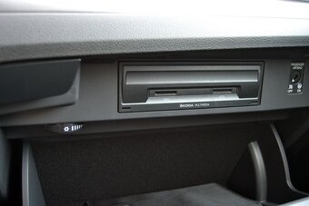 Škoda Superb 2.0 TDI 110kW Style Pro Navi kombi TOP STAV - 14
