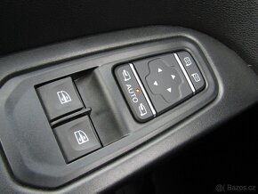 Renault Trafic III 2,0 Blue dCi 110 kW/150k L2 8 míst - 14