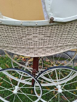 Starožitný kočárek pro panenky č.  636 - 14