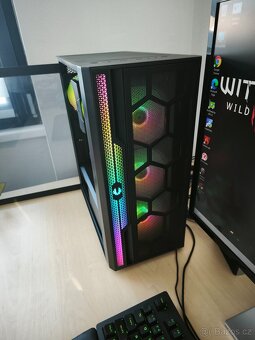 Herní 8-jádro Ryzen 7-2700X/32GB RAM/ RX5600XT/SSD 1TB/W11 - 14