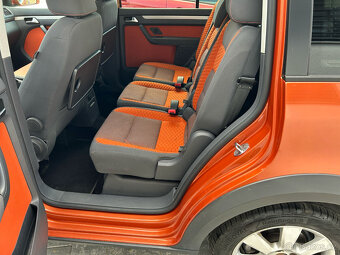 VW Touran Cross 1.9 tdi, 77 KW, rok 2008 - 14