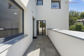 Prodej bytu 3+kk s terasou 90m2 a parkováním u domu, Praha Z - 14