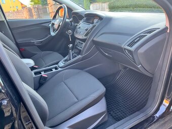 Ford Focus Hatchback benzin 74 kw 6/2018 najeto  78 tis km - 14