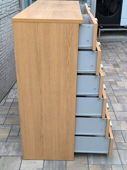 Prodám komodu IKEA Hopen - 14