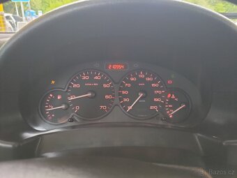 Citroën Berlingo 1.4i 55 kW, r. 2010, tažné, STK 5/2026 - 14