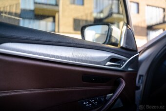 BMW M550i V8 - 14