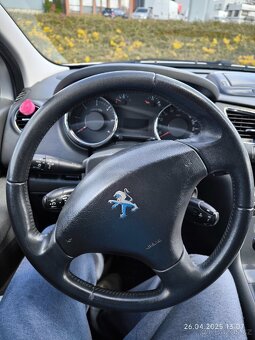 Peugeot 3008 1,6 HDI 2015 - 14