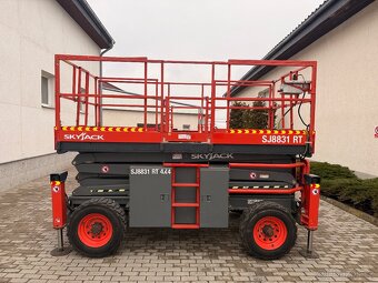 Terénní Nůžková Plošina Skyjack SJ-8831 | r. 2017 | 480 mth - 14