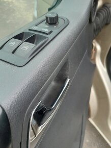 VW CARAVELLE T5 - 14