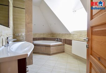 Prodej rodinného domu 213 m² - 14