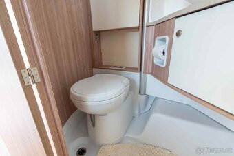 Autokaravan 2022 Bürstner IXEO 726G – Plne vybavený 🚐✨ - 14