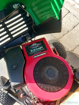Prodám zahradní traktor Sabre John Deere - 14