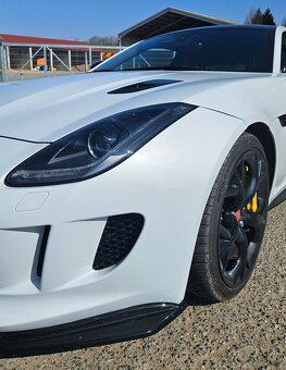 Jaguár F-type 5.0i V8 4x4 405kW 28000km - 14