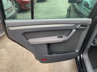 Volkswagen Touran, 2.0 TDI Highline,7míst - 14
