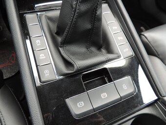 Škoda Superb Combi 2.0TDi,110kw,4x4,L&K,2017,manuál,-21%DPH - 14