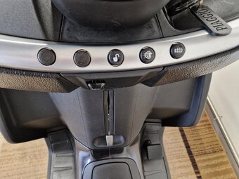 Piaggio MP3 500 ABS LED ESP USB 5/2015 - 14