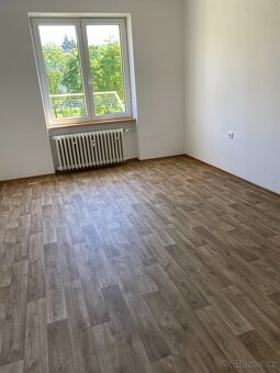 Byt 3+1 (76 m2) po rekonstrukci s garáží a zahradou - 14