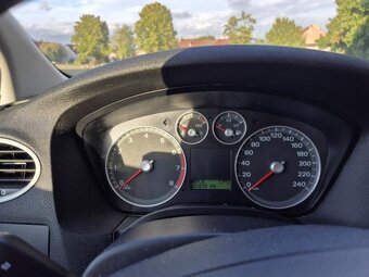 Prodám FORD FOCUS 2.0i COMBI 107KW - KLIMATIZACE - 14