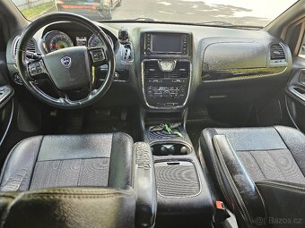 LANCIA VOYAGER S 2.8CRD 130KW 7.MÍST AUTOMAT - 14