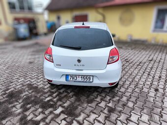 Renault Clio - 14