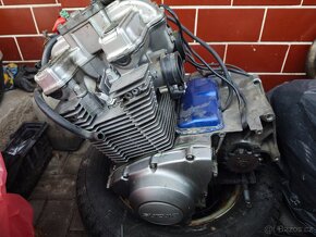 Suzuki GS 500 - díly - motor - 14