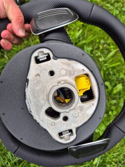 -AUDI VOLANT KOŽENÝ MULTIFUNKCNY ZKOSENY - 14