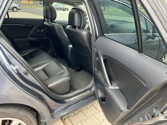 Toyota Avensis 2.2 D-4D 110kw koup. ČR 1. maj. - 14