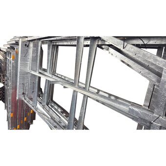 Brzděný přívěsný vozík 1300Kg, 2,65m x 1,30m, svařovaný rám - 14