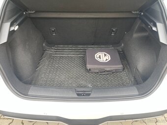 Prodám MG 4 Electric r,v,10/2022 125 KW baterie 54 KWh DPH - 14