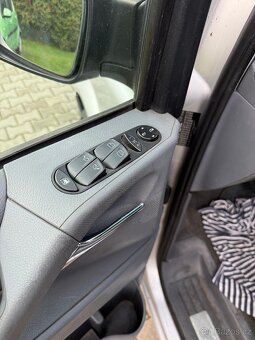 Mercedes-Benz Viano 3.0 CDI Long, V6, r. v. 2010 – 8 míst - 14