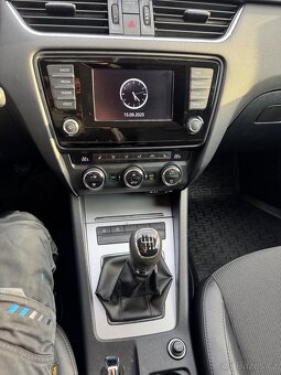 Octavia 3 COMBI 2.0 TDI 110kW ELEGANCE XENONY - 14