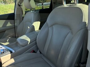 Audi Q7 3.0TDI 7MIST VADA MOTORU CENA JE S DPH - 14