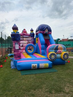 Skákací hrady, nafukovací atrakce, rodeo býk, kolotoč - 14