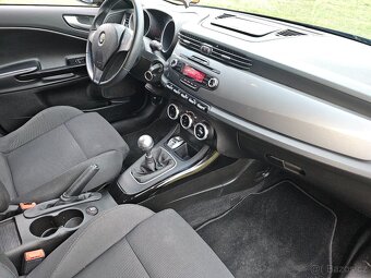 Alfa Romeo Gulieta 1.4 Turbo Benzín r.v 2010 - 14