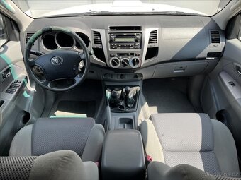 Toyota Hilux 2,5 D-4D  Double Cab Terra (2010) - 14