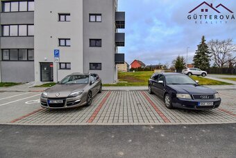 Pronájem bytu 1+kk, 36 m2 s balkónem a parkovacím stáním - H - 14