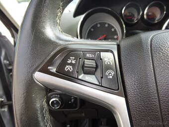 Opel Zafira 2,0 CDTI, 7 míst - 14