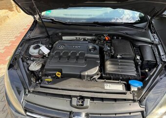 Volkswagen Golf VII 4x4 1,6 TDi pravidel.servi nafta - 14