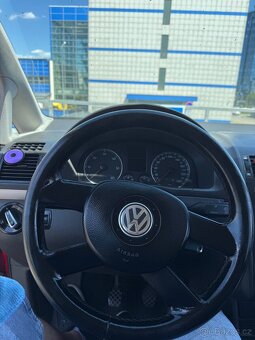 Volkswagen Touran - 14