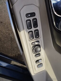 Cadillac SRX V8 4.6i bez LPG 4x4 - 14
