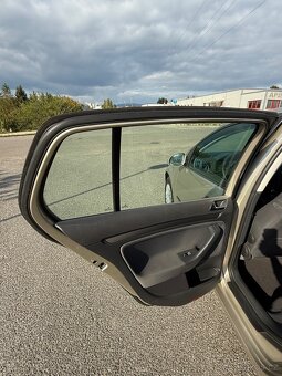 VW GOLF V 1.6 85kW, SERVISKA, KLIMA - 14