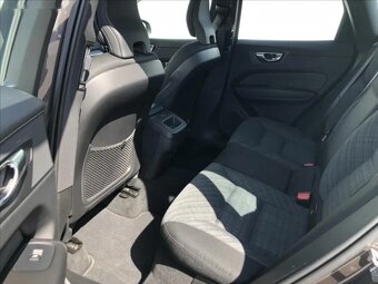 Volvo XC60, 2,0 AWD MOMENTUM PRO B4 - 14