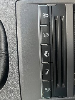 Volkswagen Touran 2.0 TDI 103kW - 14