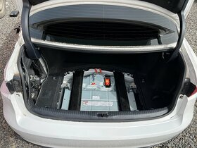 Lexus IS 300h Executive Hybrid Benzín - 14